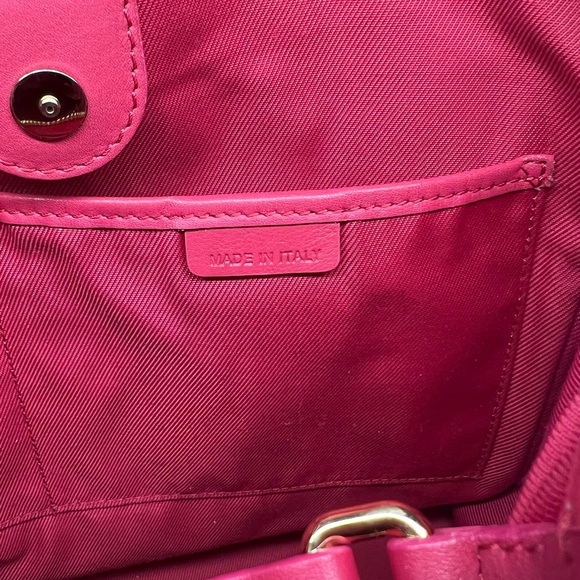 Burberry bag really cute - Picture 3 of 4